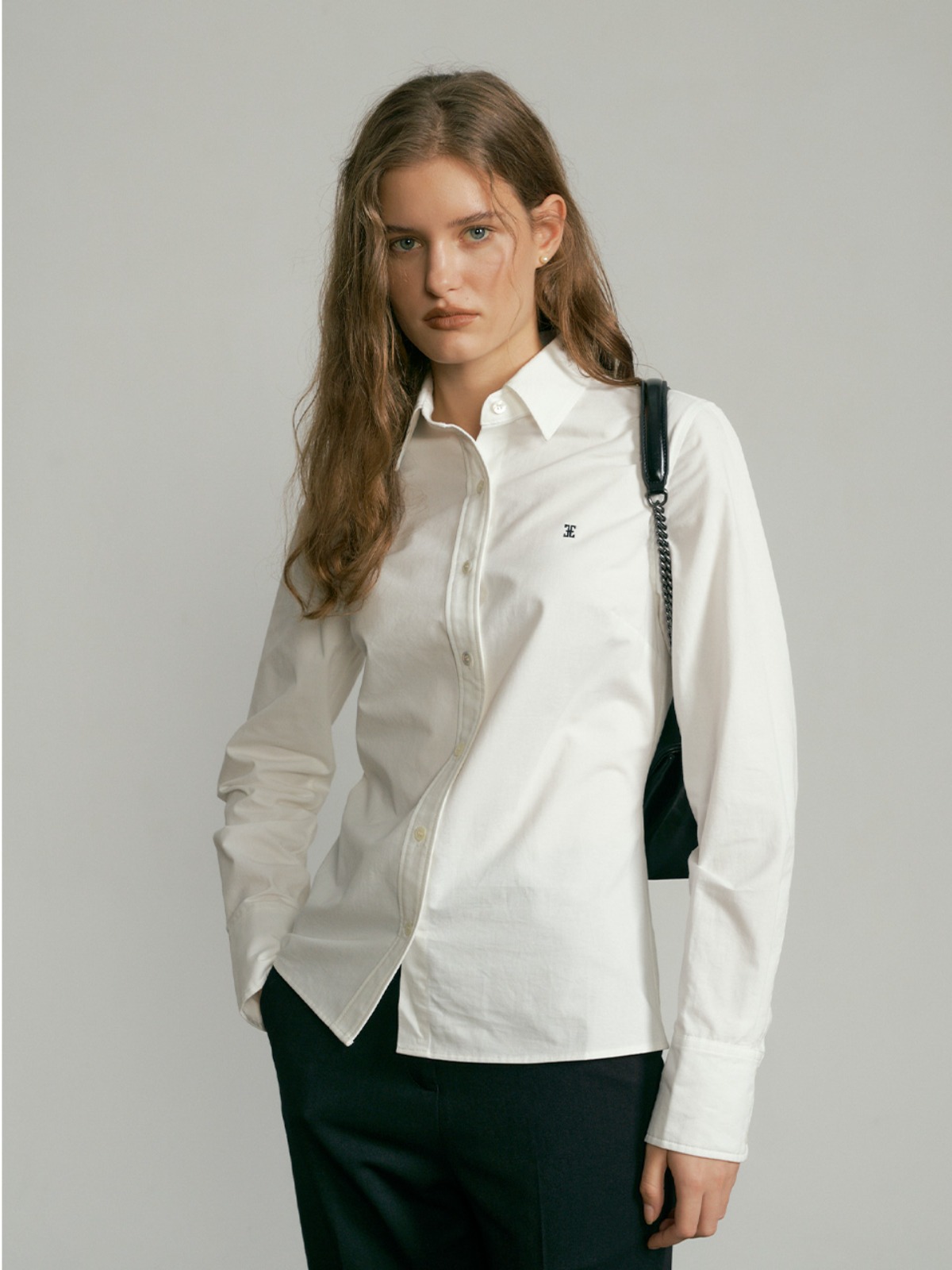 Classic Logo Slim Line Shirt - White클래식 로고 슬림핏 라인 셔츠