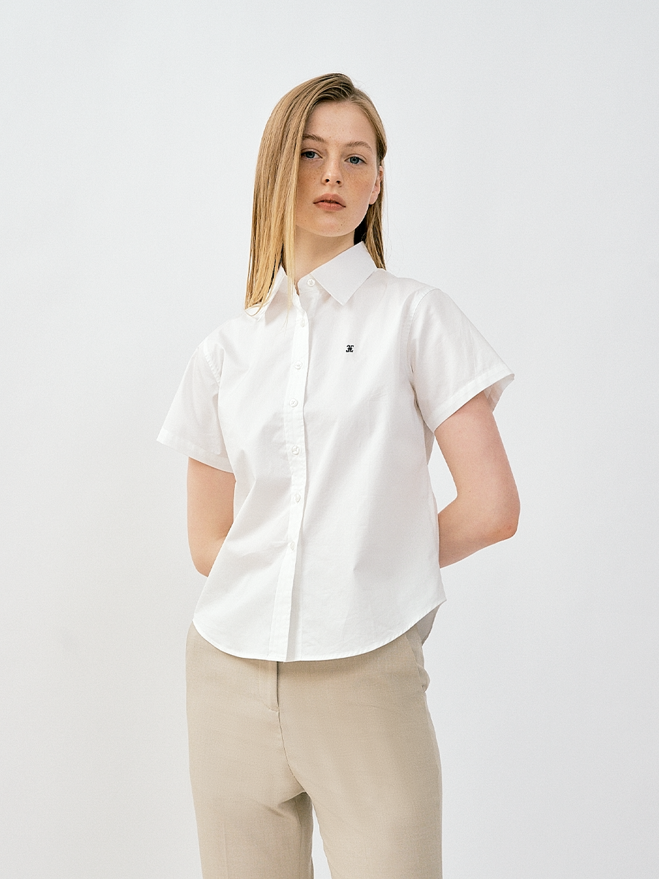 Classic Logo Half Sleeve Shirt - white클래식 로고 하프 슬리브 셔츠